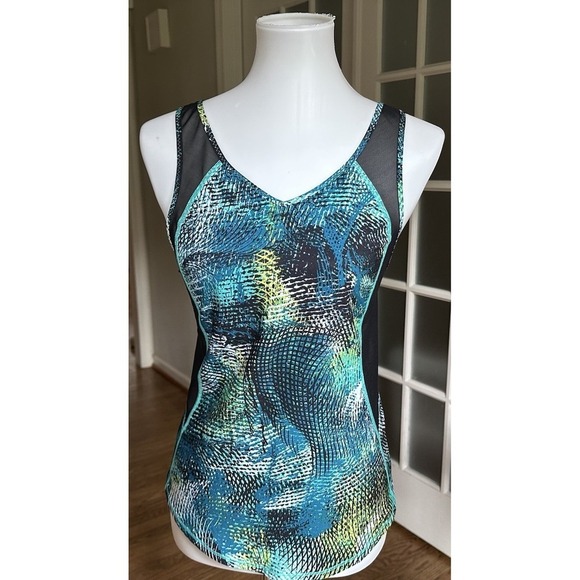 lululemon athletica Tops - Lululemon Run with the Sun Tank Seawheeze Mo Money Bali Breeze Size 6